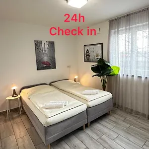 Private Mit Eigene Küche Und Bad Nürnberg